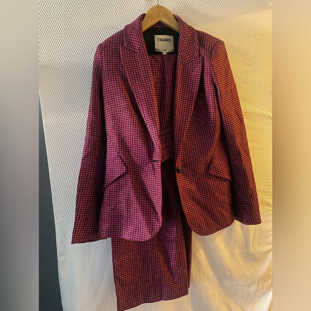 L’agence women’s suit jacket and pants